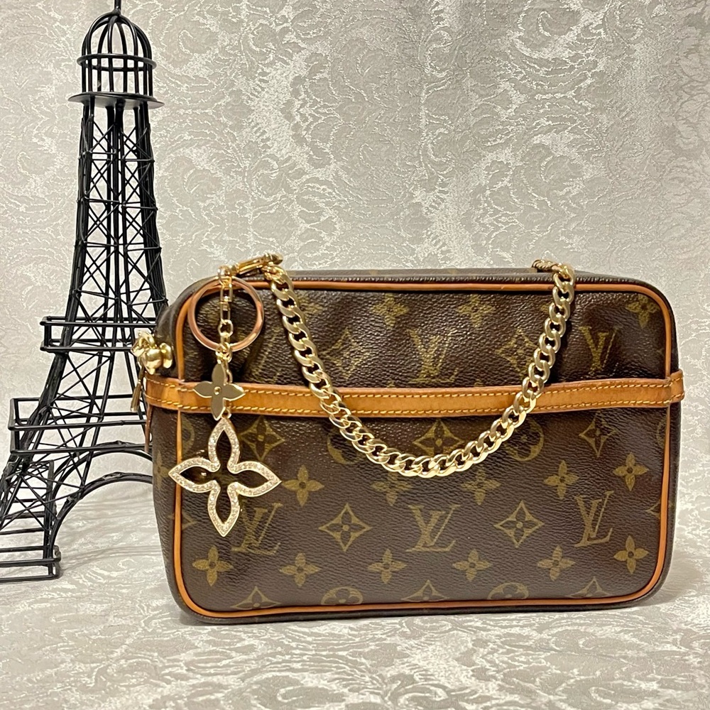 ❤️AUTHENTIC❤️Louis Vuitton Crossbody Bag #005